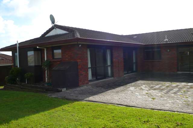 12 Billabong Place Botany Downs_1