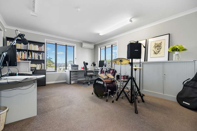 54 Somerton Drive Huntington_15