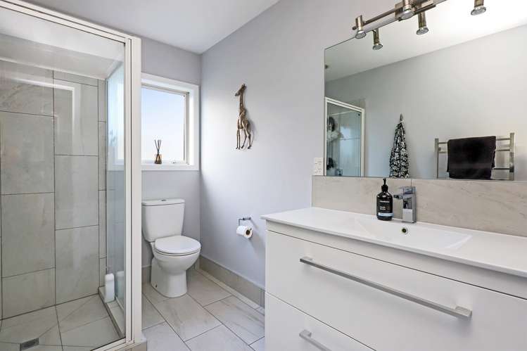 6 Begley Place Frimley_13