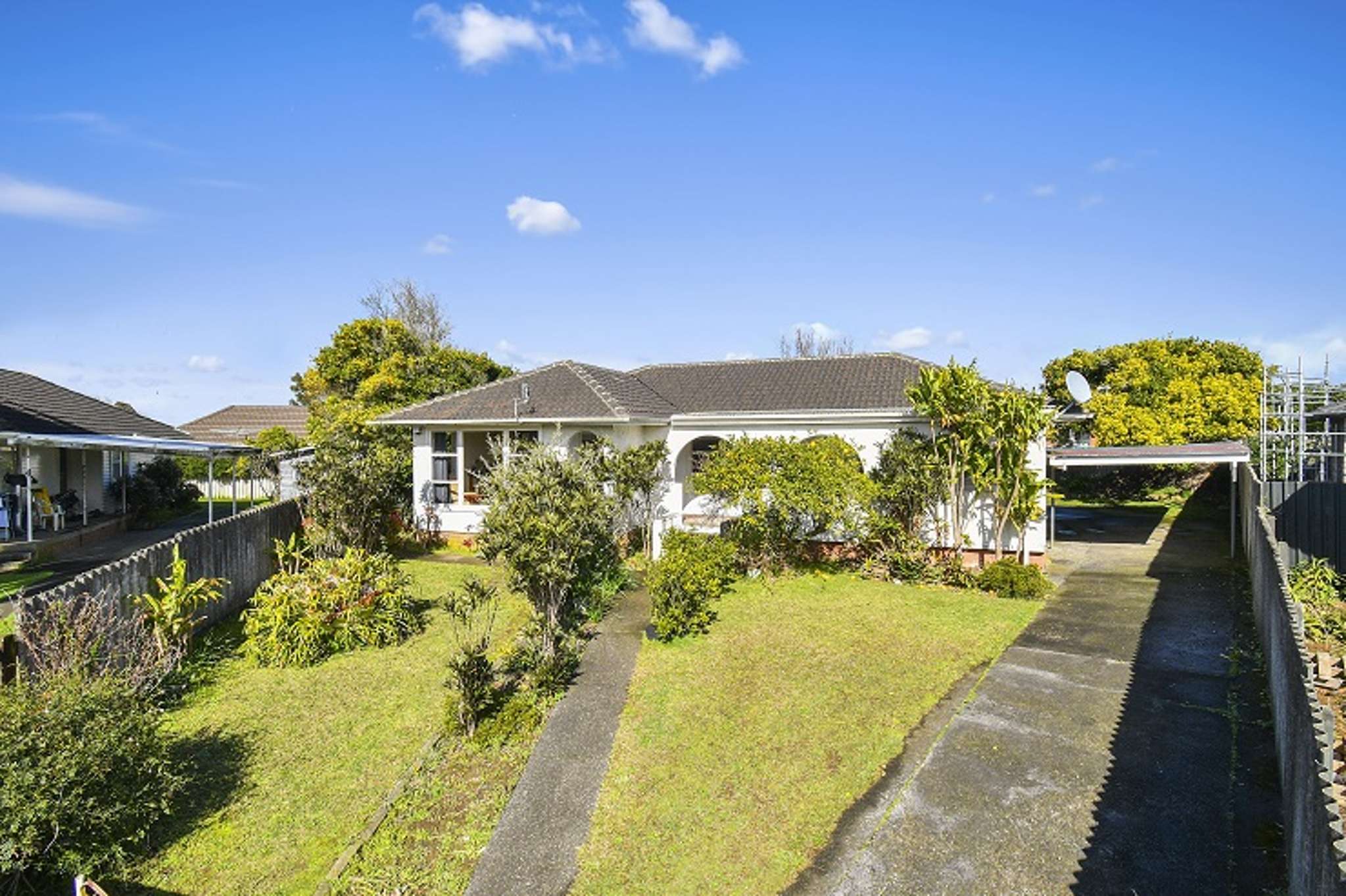 'Crazy' is over: South Auckland house sells for $740,000 - 40% below CV