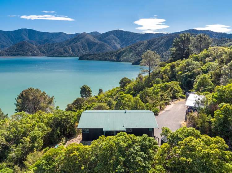 215 Queen Charlotte Drive Havelock_12