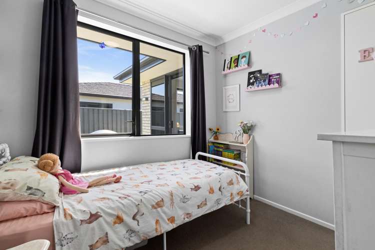 21 Drake Crescent Awatoto_13