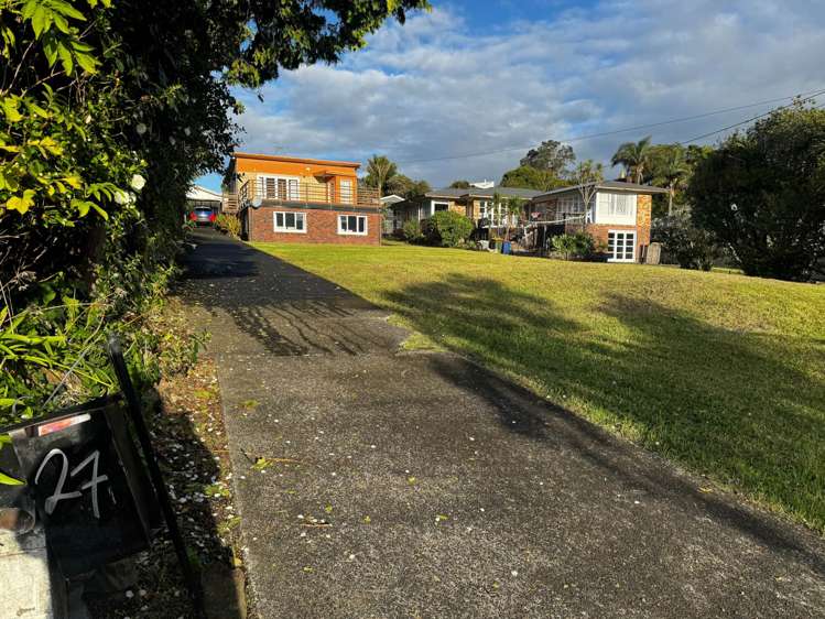 27 Highland Avenue Titirangi_13