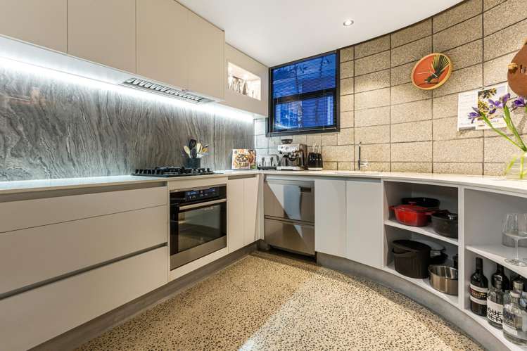 377A Karaka Bay Road_5