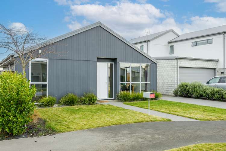 15 Tippet Crescent Wigram_11