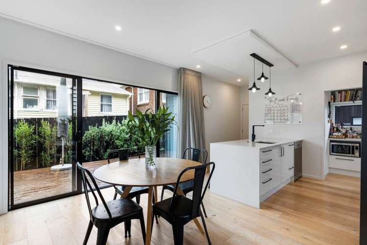 8 Reg Pearce Way Glen Innes_7