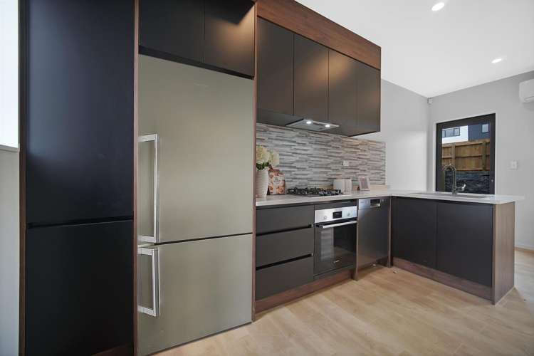 44 Picturesque Drive Flat Bush_3