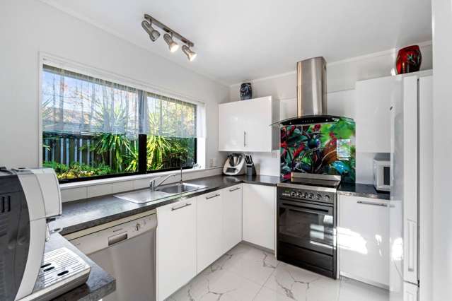 1/128 Botany Road Botany Downs_4