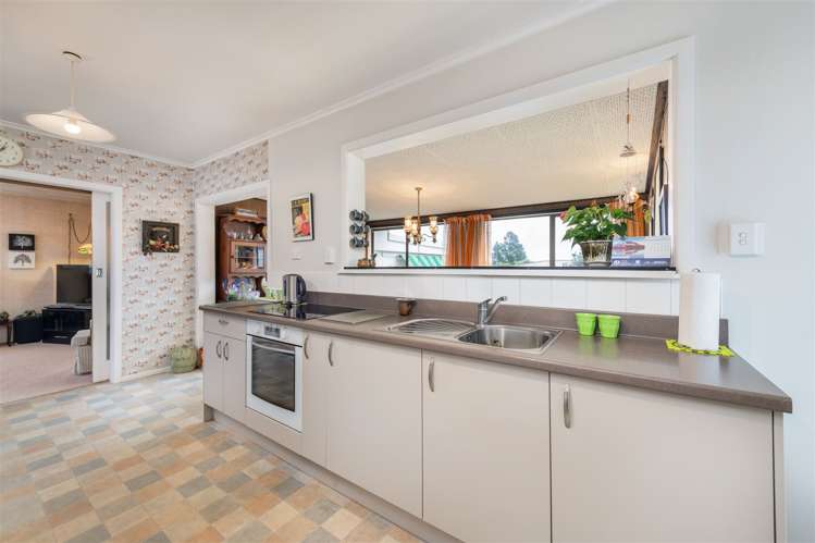 70 Sylvan Crescent Te Atatu South_12