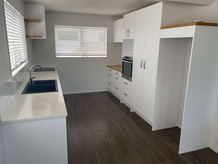 8 Findhorn Place Papakowhai_1