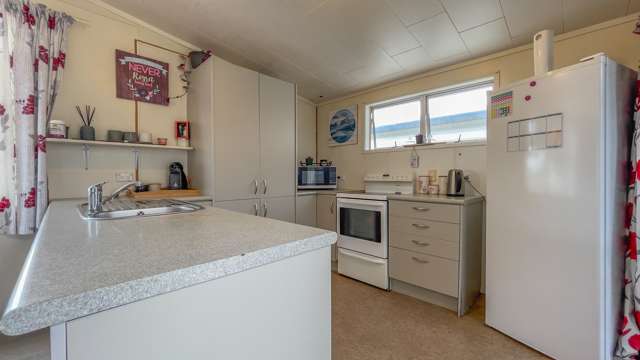 272 Canal West Road Waitakaruru_3