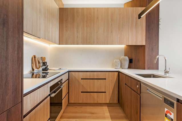 2/423 Beach Road Mairangi Bay_1