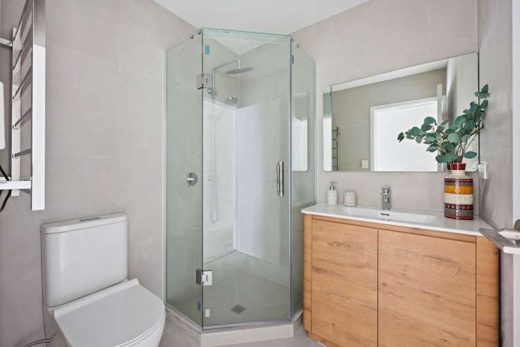 8 Weetman Drive Browns Bay_14