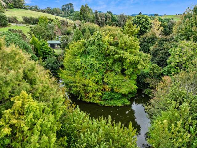 Private sanctuary, natural riverside paradise