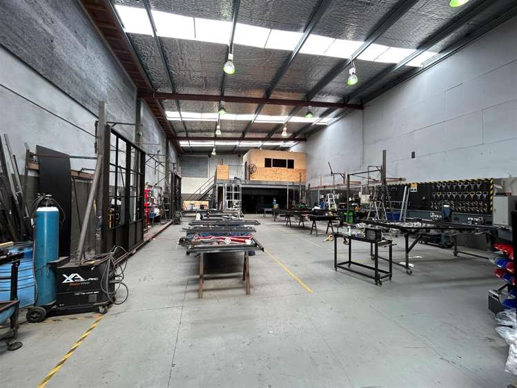 2/27 Cain Road Penrose_1