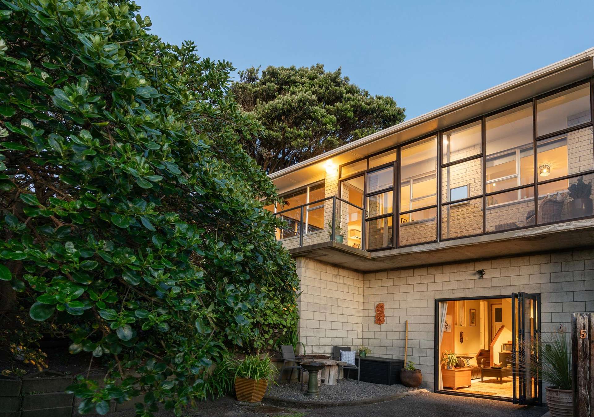 5/27 Beach Road Paekakariki_0