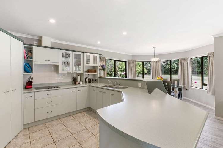 16 Awaroa Stream Drive Waiuku_2