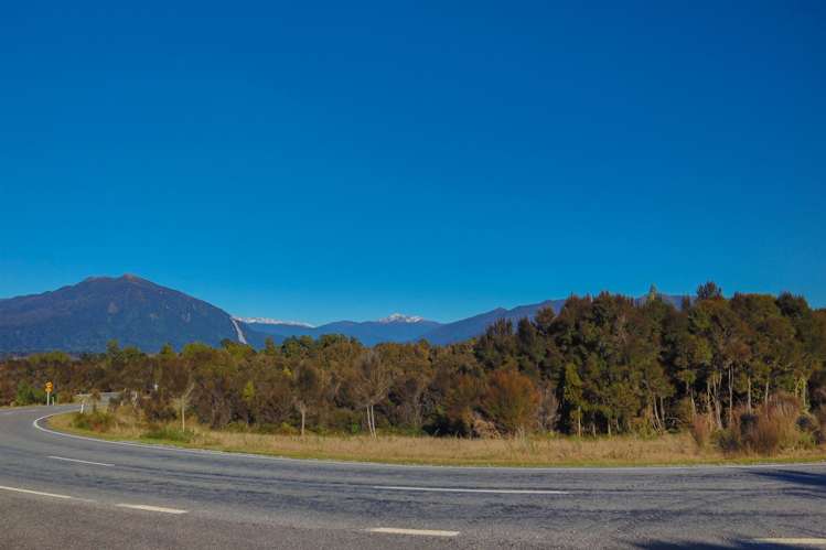 38 Beechwater Drive Moana / Lake Brunner_11