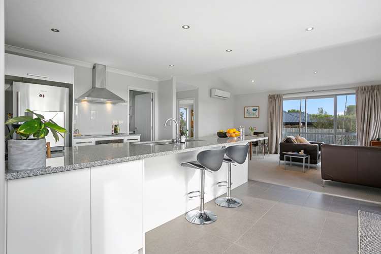 34 Ihimaera Terrace Leamington_6