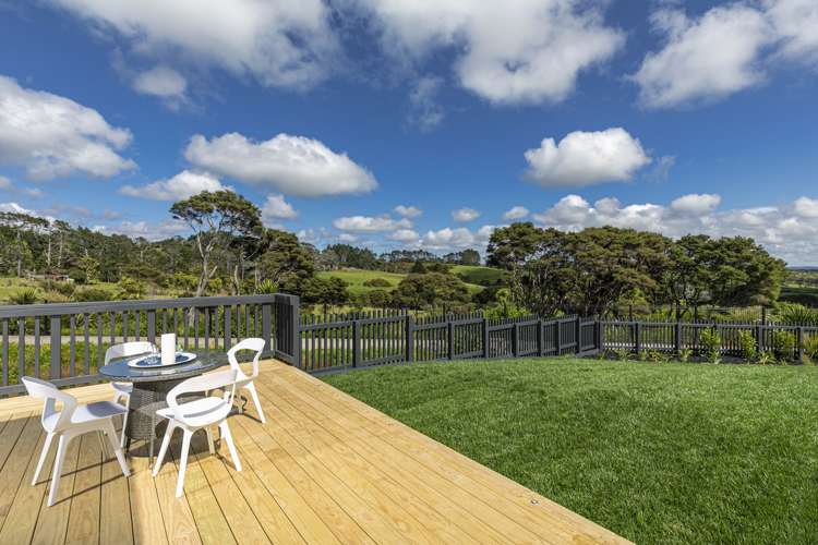 36 Taiororua Avenue Massey_17