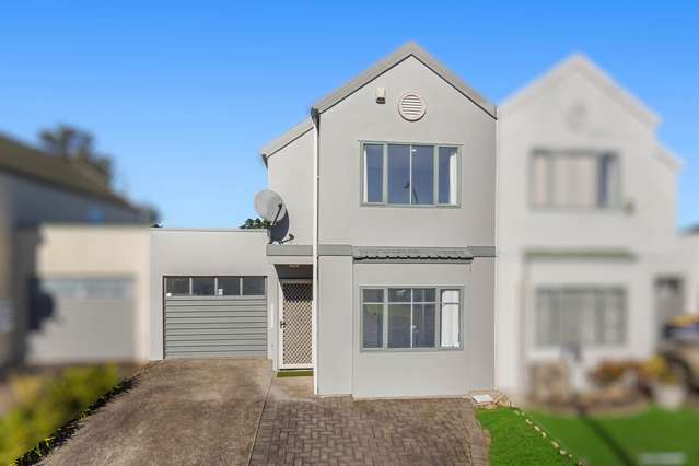 Freshly Updated, Low-Maintenance & Vacant