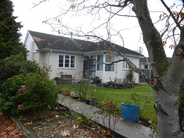 *** IDEAL STUDENT PROPERTY ***
