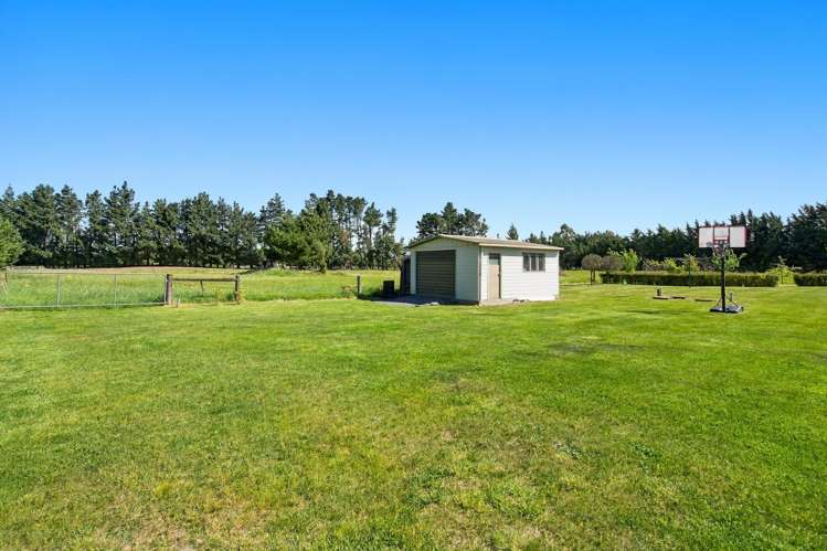 195 Lawford Road West Melton_24