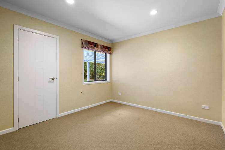 200 The Oaks Drive Leamington_15