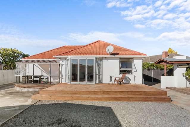 Single-Level Family Home in Burnside High Zone