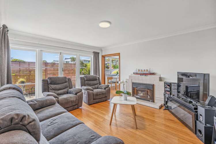 18 Bristol Avenue Brookfield_5