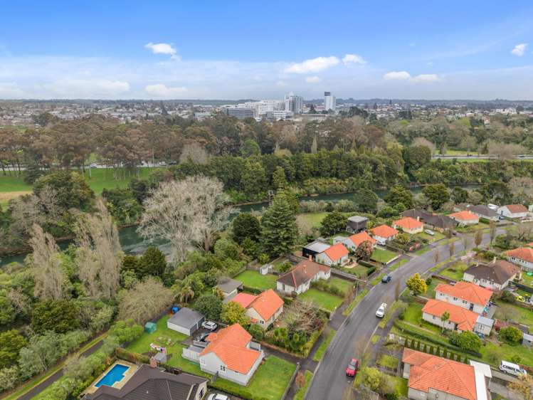 64 Jellicoe Drive Hamilton East_10