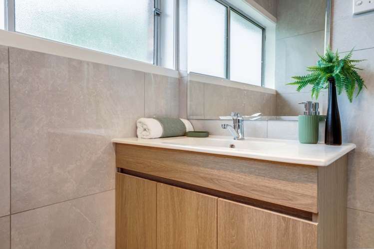 21 Idlewild Avenue Mangere_26