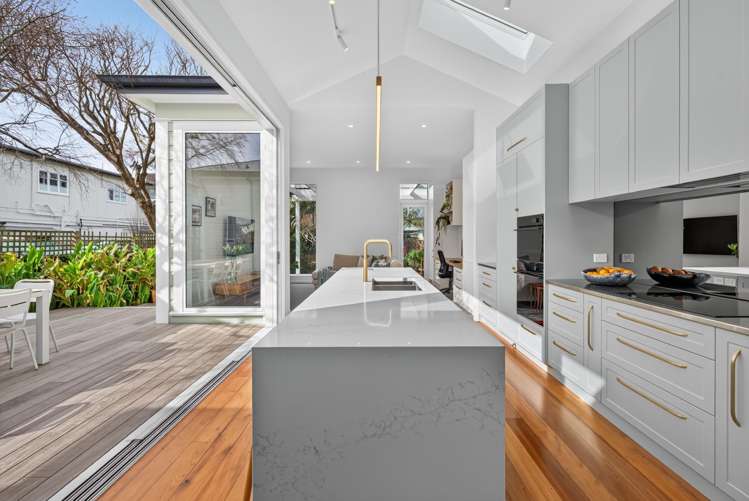 42 Bolton Street Petone_12