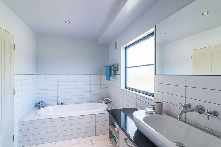 86 Raukawa Road Peka Peka_15