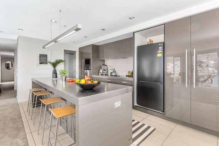 6F/82 Cable St Te Aro_6