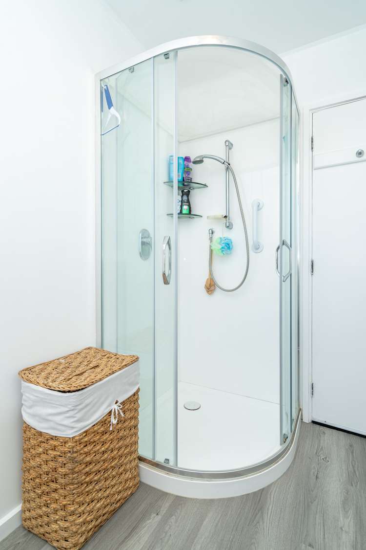 99a Easther Crescent Kew_12