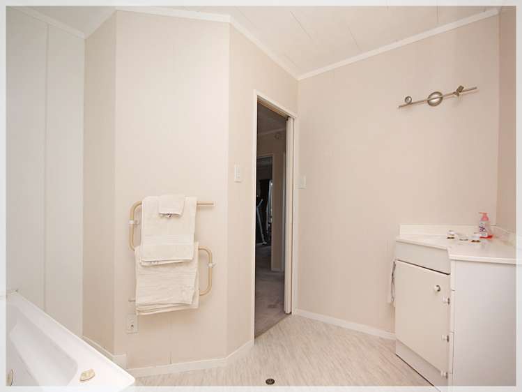 8 Brown Street Foxton_18