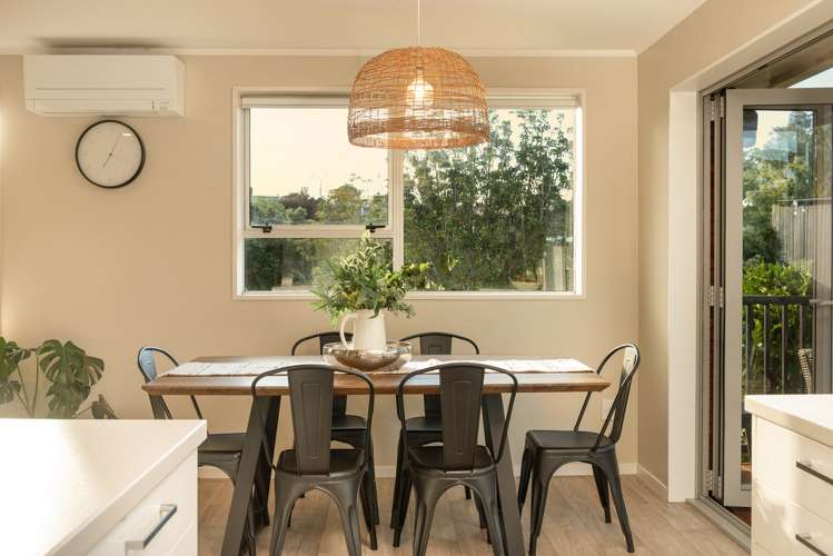 1 Rutherford Street Otumoetai_9