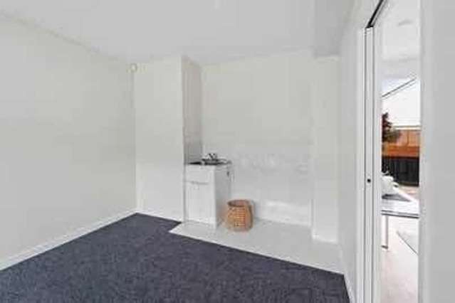 1/8 Bagnall Avenue Point England_2