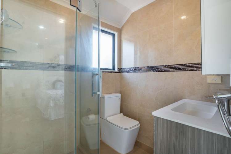 8 Leixlep Lane East Tamaki_18