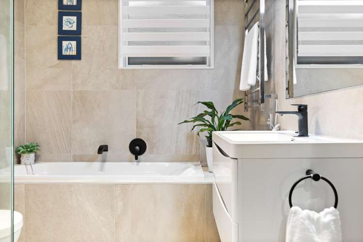 21 Flavell Drive Orewa_22