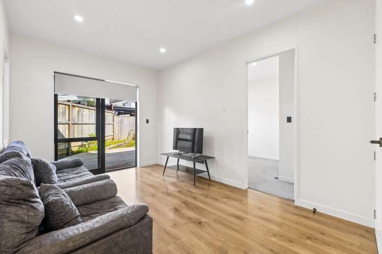 17 Tullymore Drive Flat Bush_9