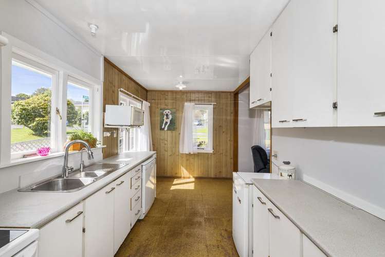 127 Hutchinson Avenue New Lynn_1