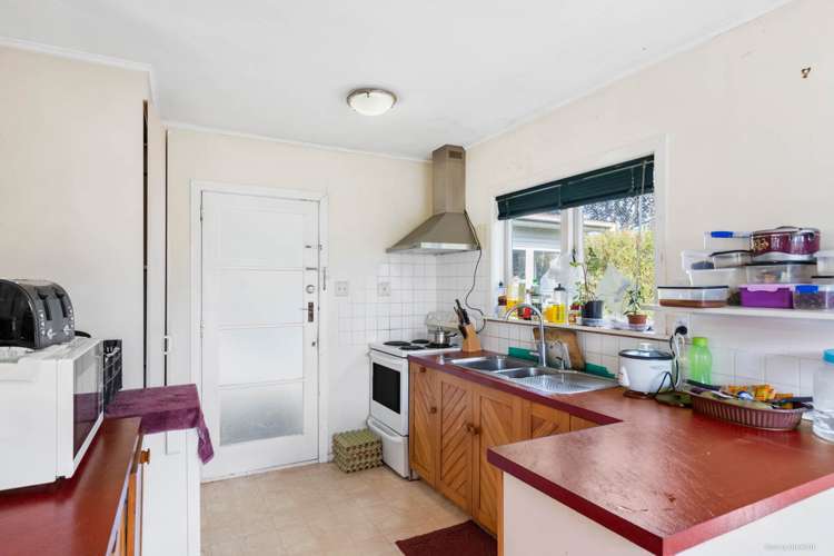 14 Albert Road Kelston_6