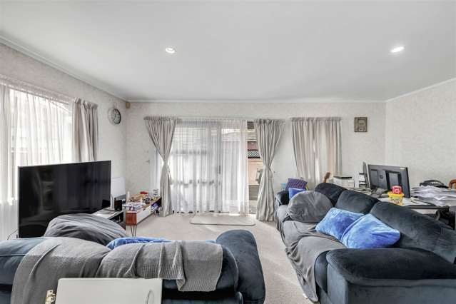 2/2 Jenkins Place Manurewa_3