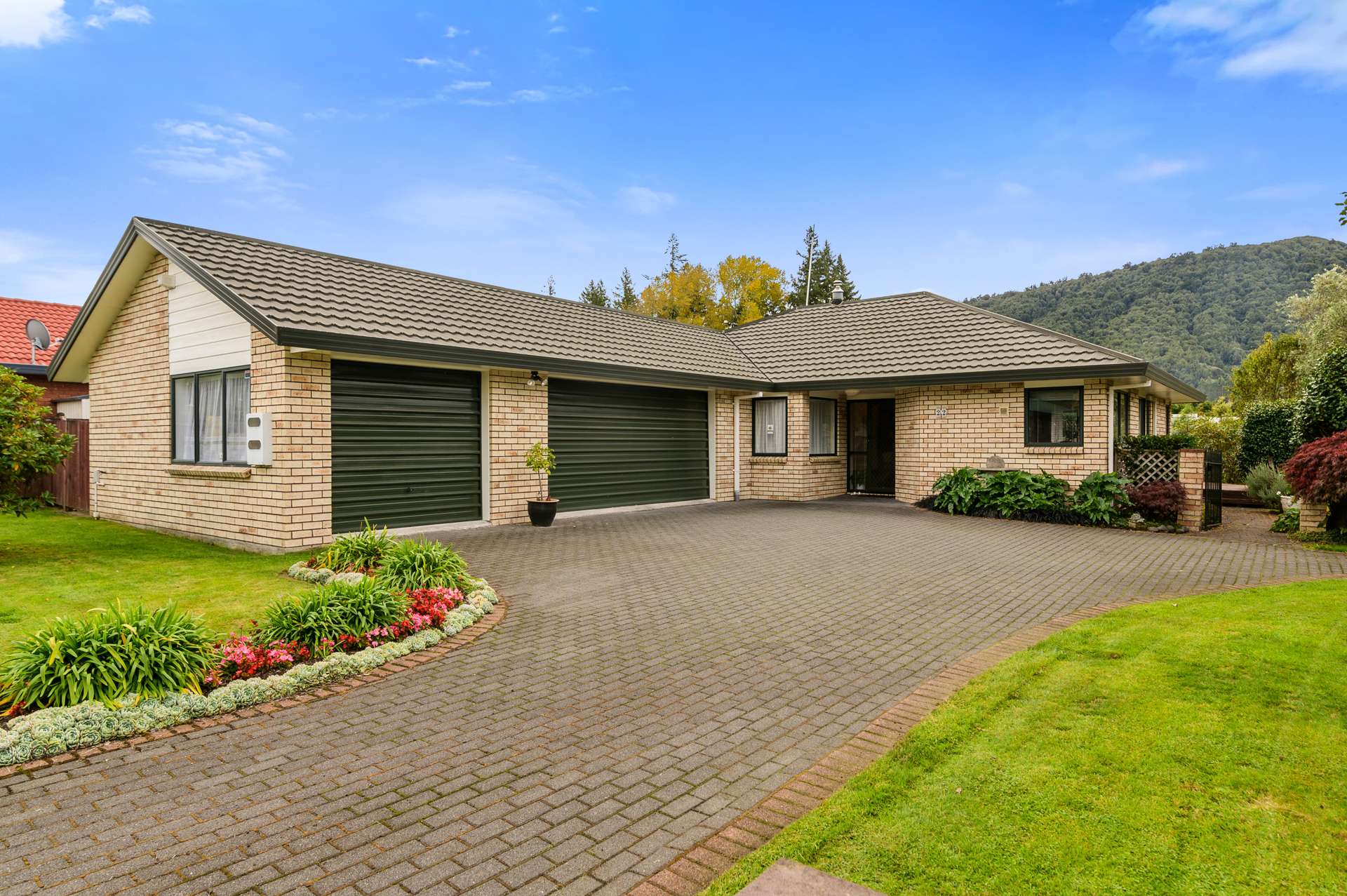 22 Edward Payton Grove Pukehangi_0