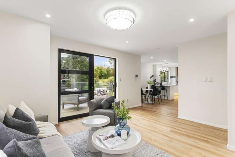 2/17B Eastglen Road_0