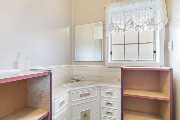 2/69 Royal View Road Te Atatu South_16