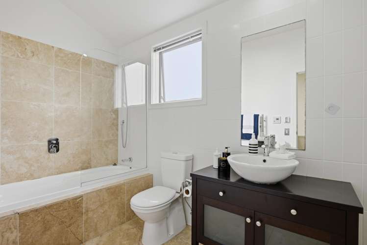 64 Salerno Rise Albany_17