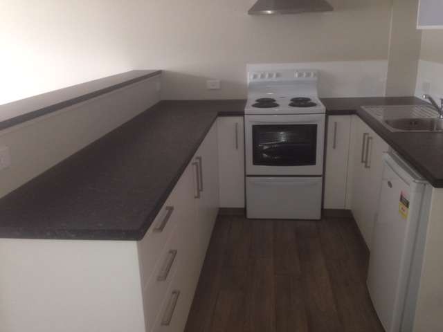 MODERN STUDIO APARTMENT IN THE CENTRE OF LOWER HUTT